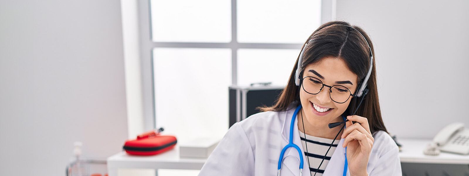 smiling-doctor-call-support