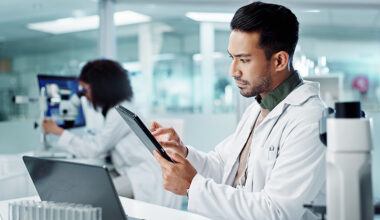 Drug development trends blog post - Team of drug development researchers in a lab