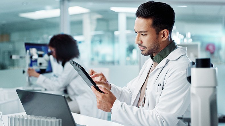 Drug development trends blog post - Team of drug development researchers in a lab