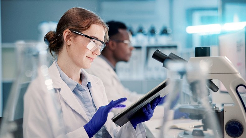 Lab scientist tablet data
